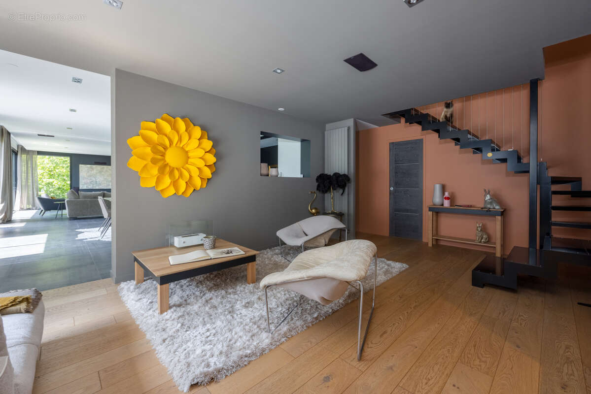 Magnifique Maison contemporaine à PACE, située dans le secteur résidentiel très prisé de Beausoleil - photo 6