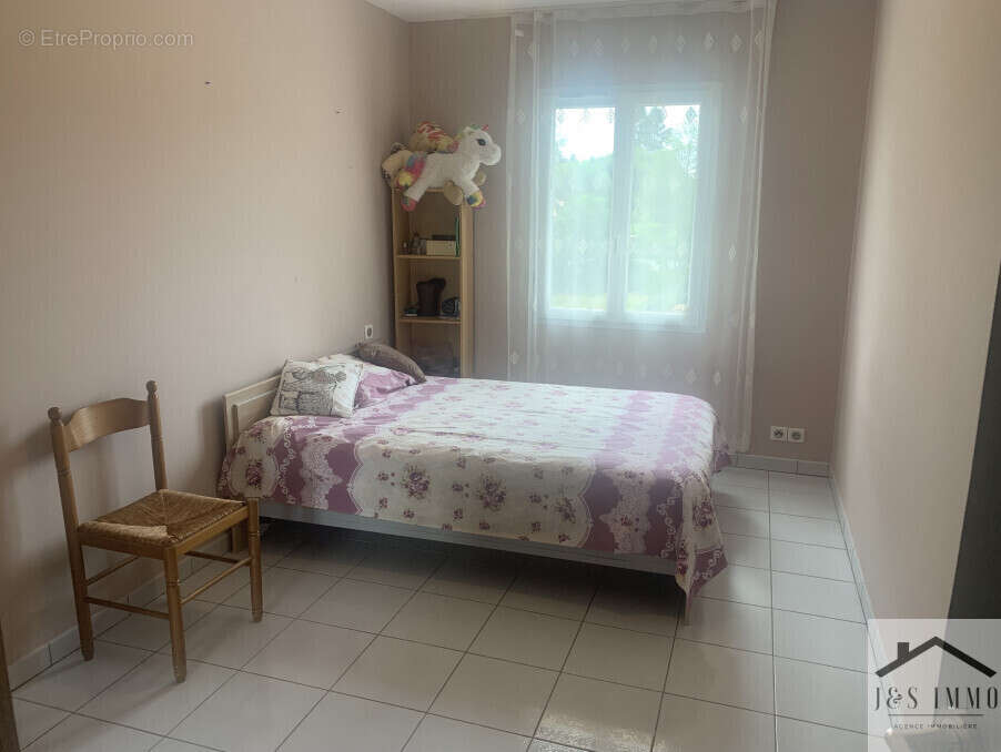 Maison à CHASSENEUIL-SUR-BONNIEURE