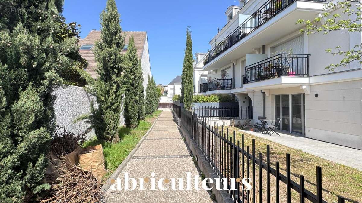 Appartement à COLOMBES