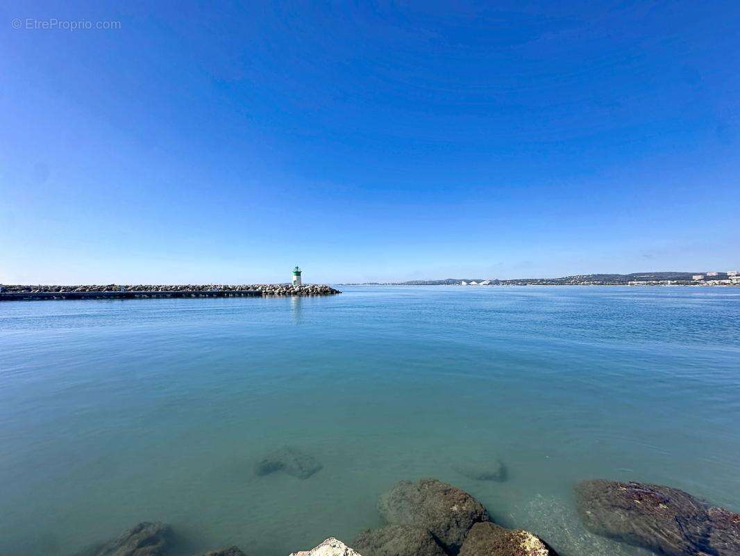Appartement à SAINT-LAURENT-DU-VAR