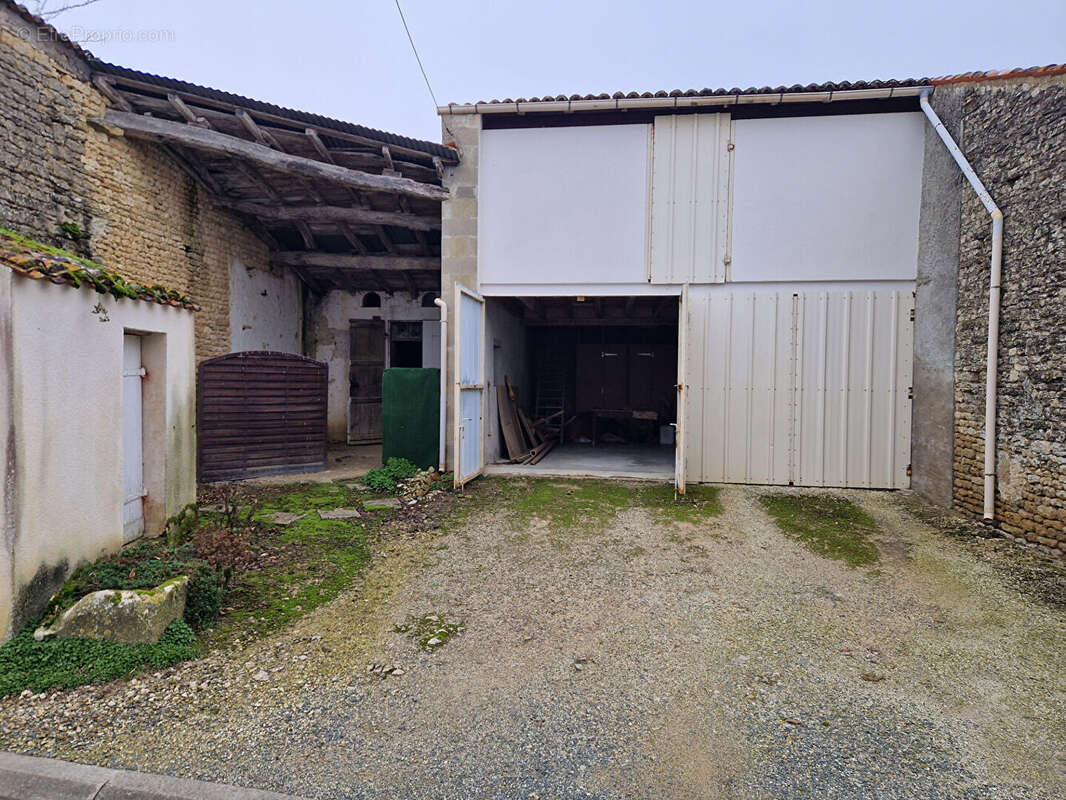 Maison à BREUIL-LA-REORTE