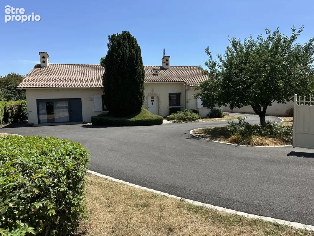 Maison à FLEAC