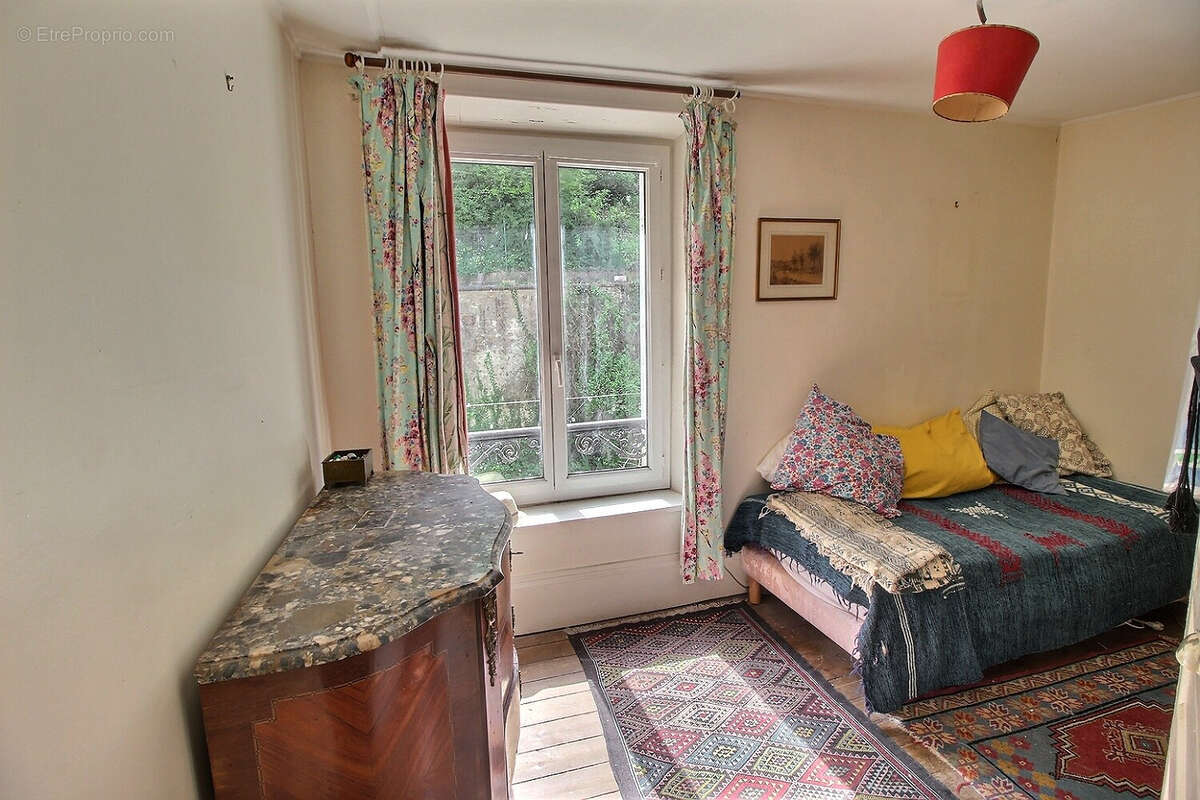 Maison  bourgeoise à  nogent le roi - photo 9
