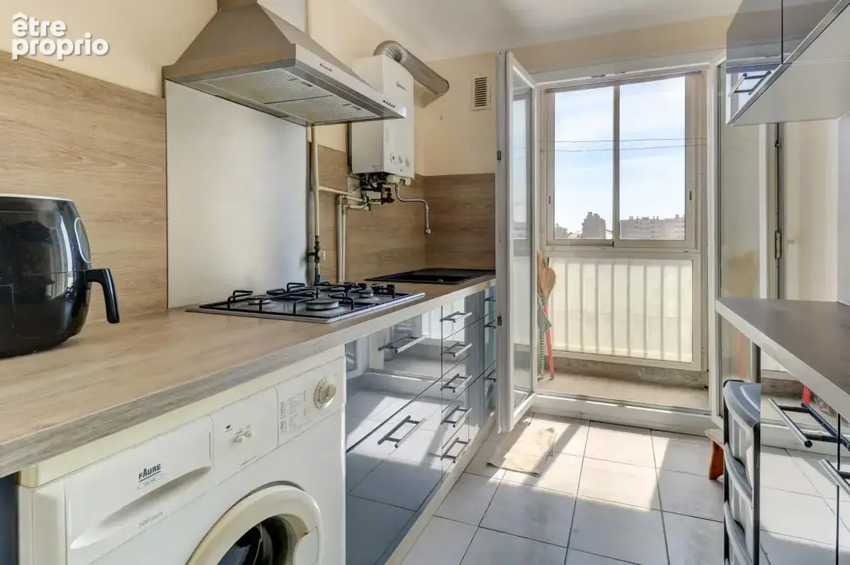 3P en étage élevé, balcon et aperçu mer – Carras / Arénas - photo 6