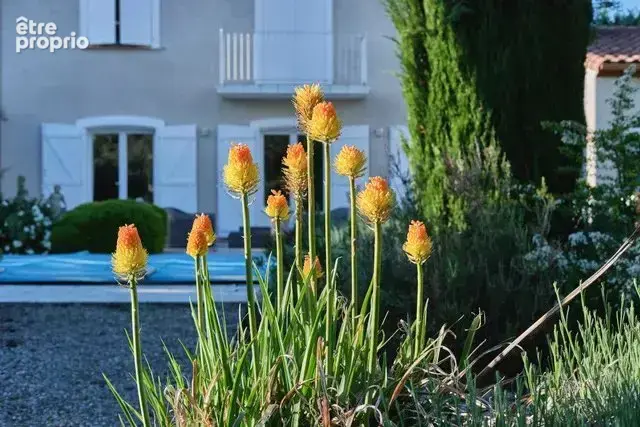 Maison Familiale Indépendante avec Piscine et Jardins, à Proximité du Centre Ville - photo 20