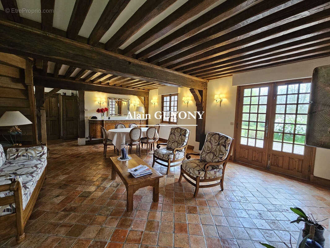 Maison à PONT-L'EVEQUE