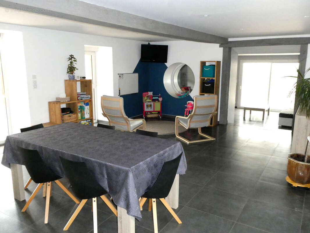 Maison à SAINT-LAURENT-DE-CHAMOUSSET