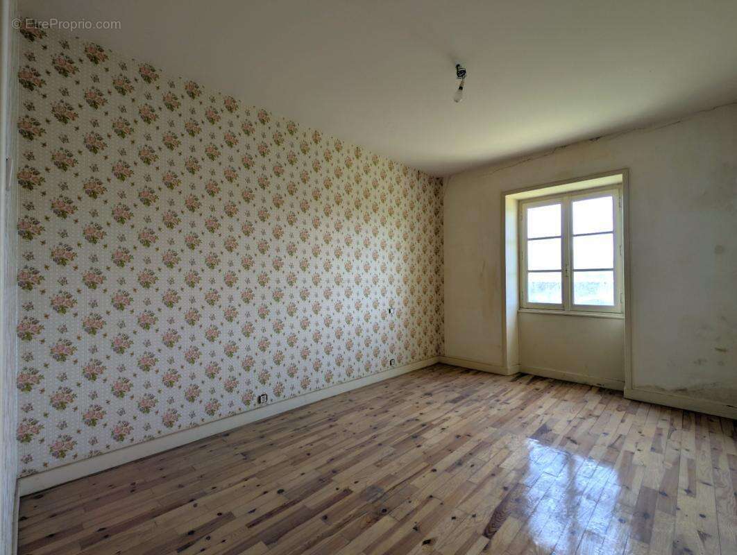 Maison 306 m² - 3 logements + 3 garages - Chassigny-sous-Dun (71) - photo 14