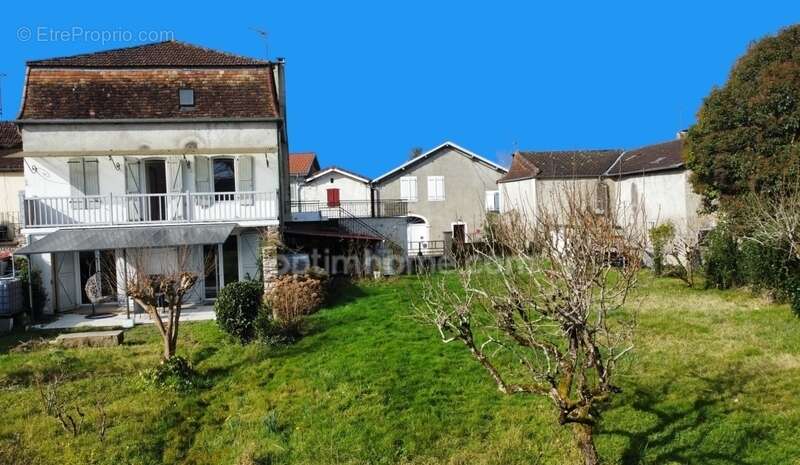 Maison à SAUVETERRE-DE-BEARN