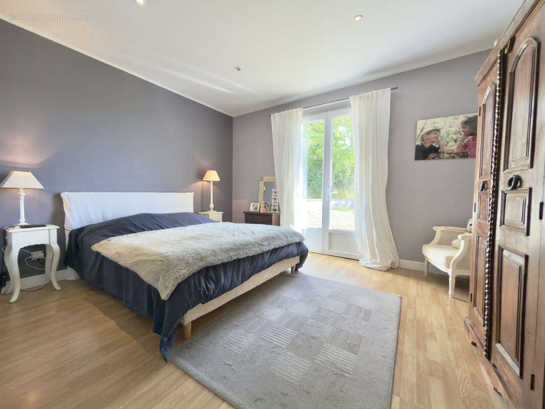 Maison contemporaine avec piscine et jardin - photo 13