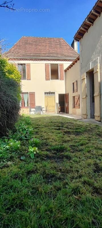 Maison à LE BUISSON-DE-CADOUIN