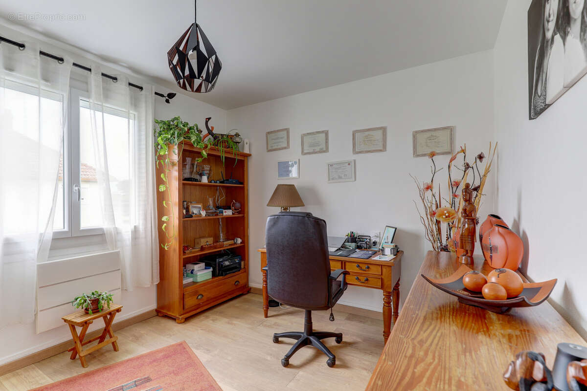 Maison à PONT-DU-CHATEAU