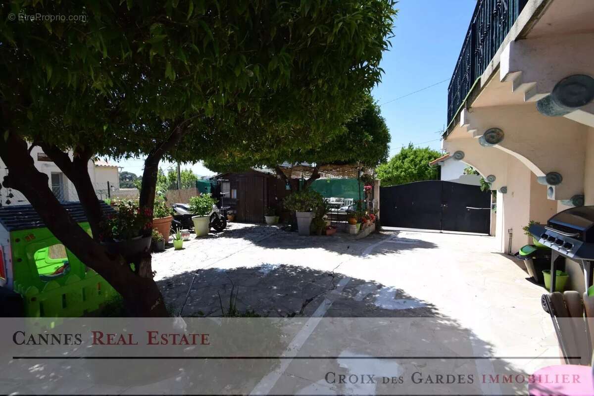 Appartement à LE CANNET