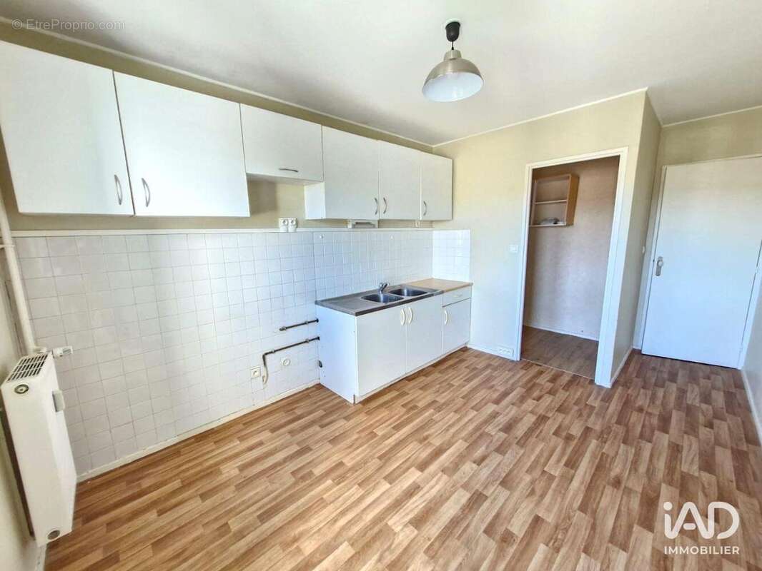 Photo 5 - Appartement à FLEURY-LES-AUBRAIS