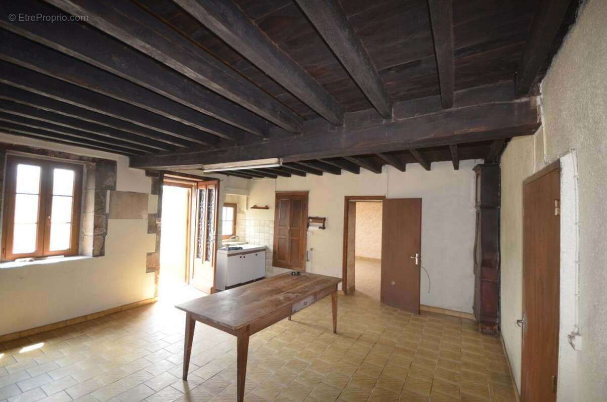 Maison à DOMEYROT