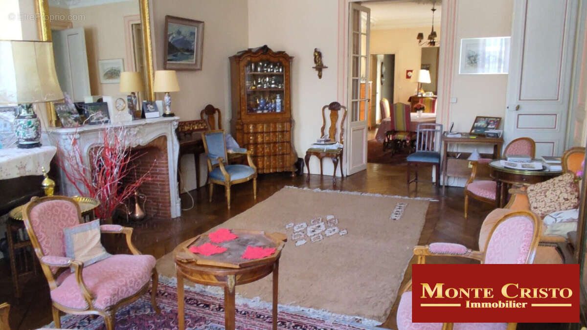 Appartement à VERSAILLES