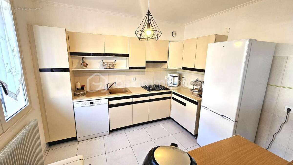 Maison à SAINT-JEAN-DE-LA-RUELLE