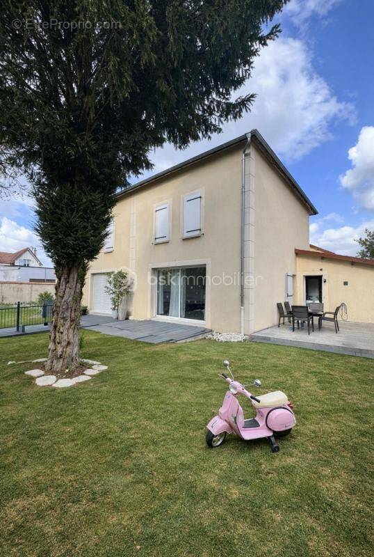 Maison à LIMEIL-BREVANNES