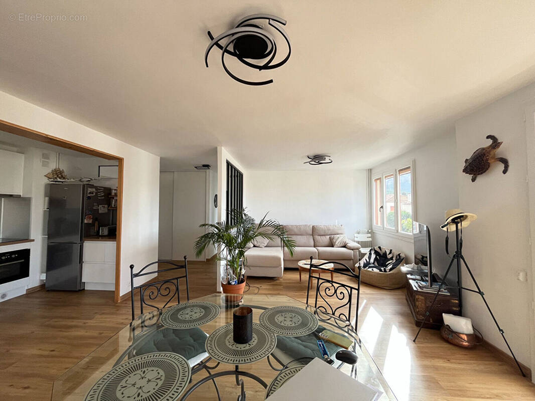 Appartement à MARSEILLE-8E