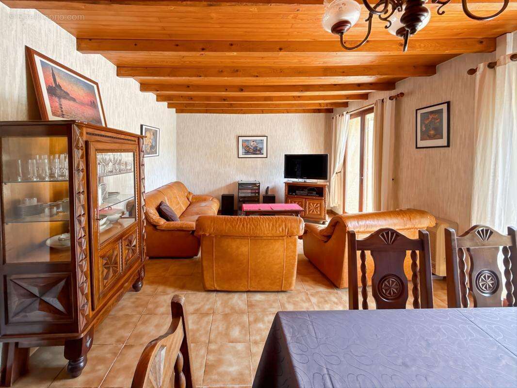 Maison à SEGOUFIELLE