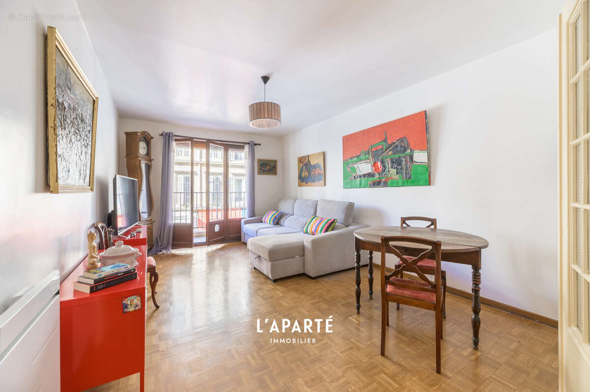 Appartement à MARSEILLE-6E