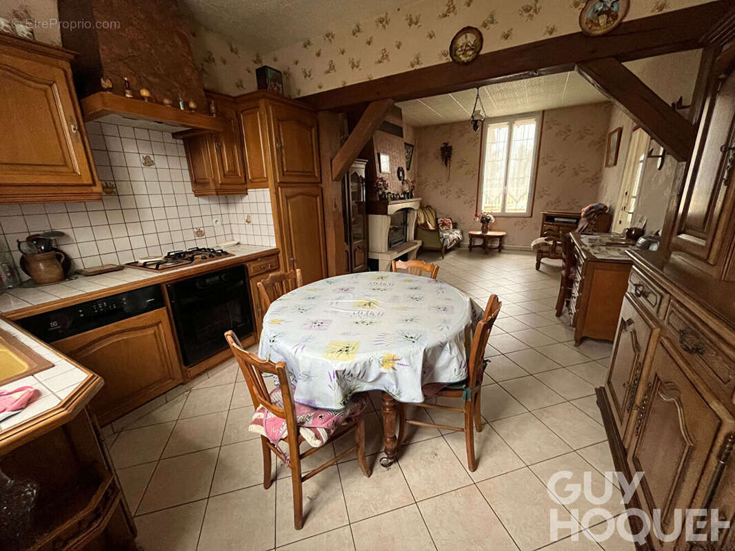 Maison à LA BAZOCHE-GOUET