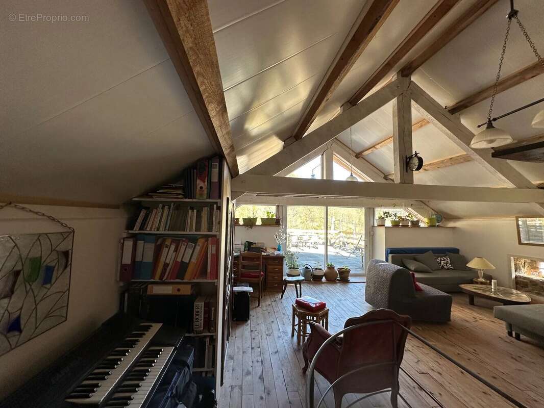 Maison à SAINT-PIERRE-SUR-DOUX