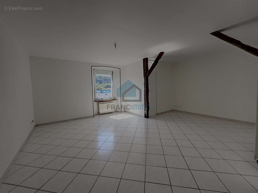 Appartement à PONT-DE-ROIDE
