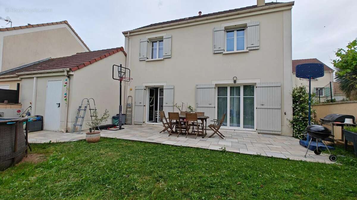 Maison à LEUVILLE-SUR-ORGE