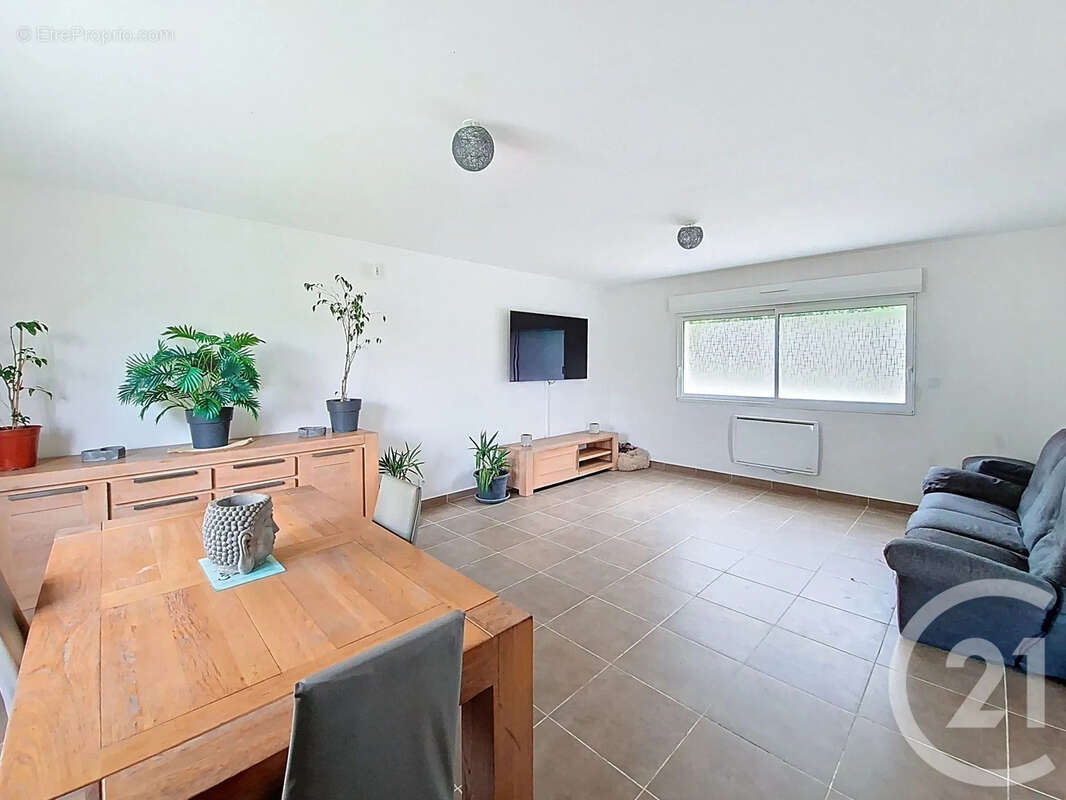 Maison à SAINT-PIERRE-DE-CHANDIEU