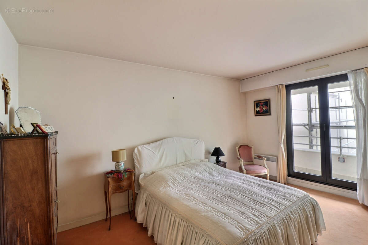 Appartement à PARIS-14E