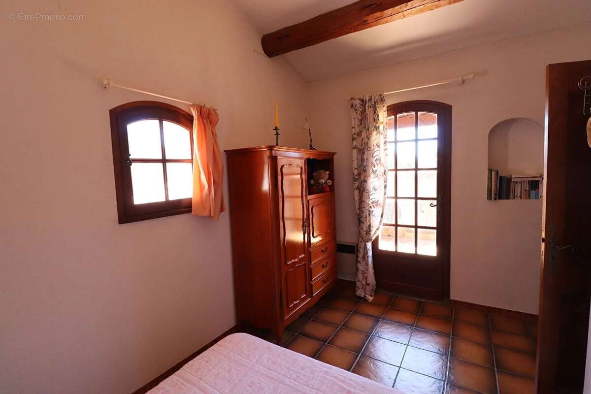 Maison à SAINT-CYR-SUR-MER