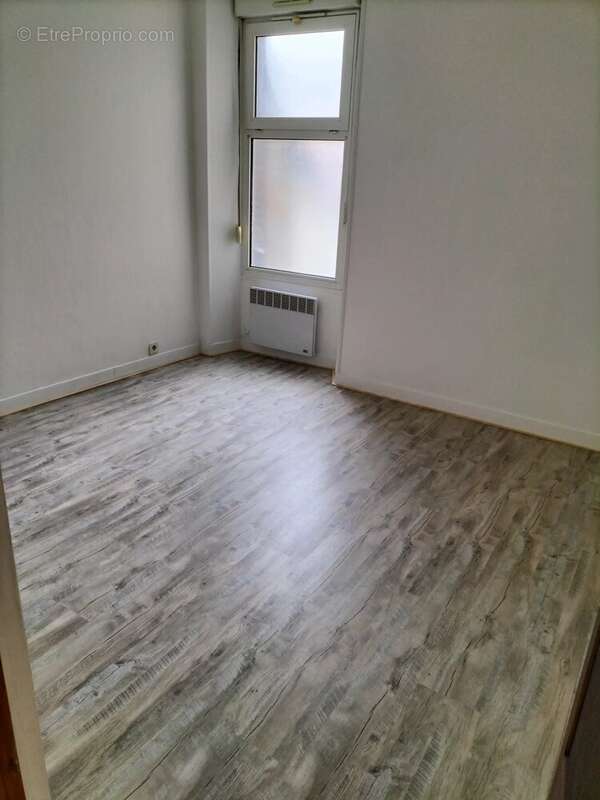 Appartement à BRIENON-SUR-ARMANCON