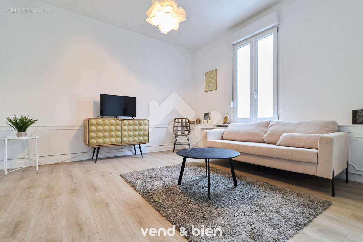 Appartement à MAGENTA
