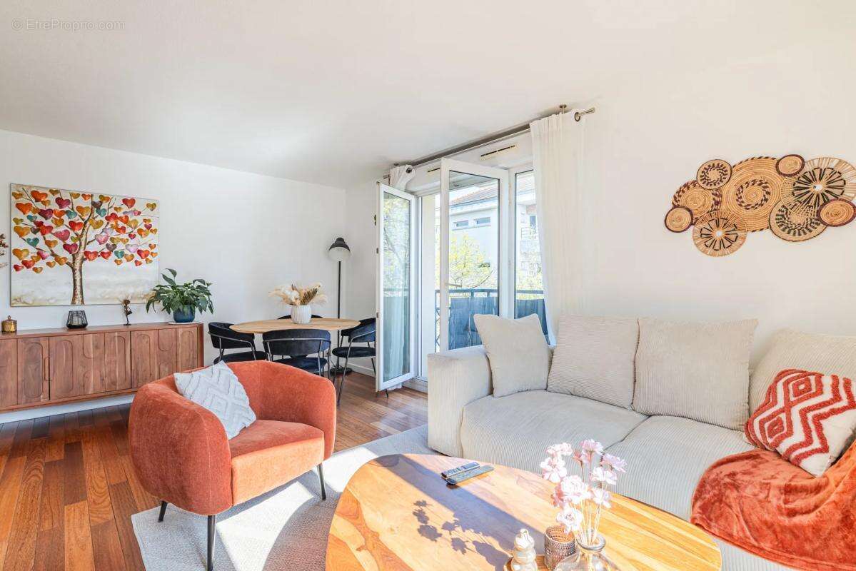 Appartement à NANTERRE