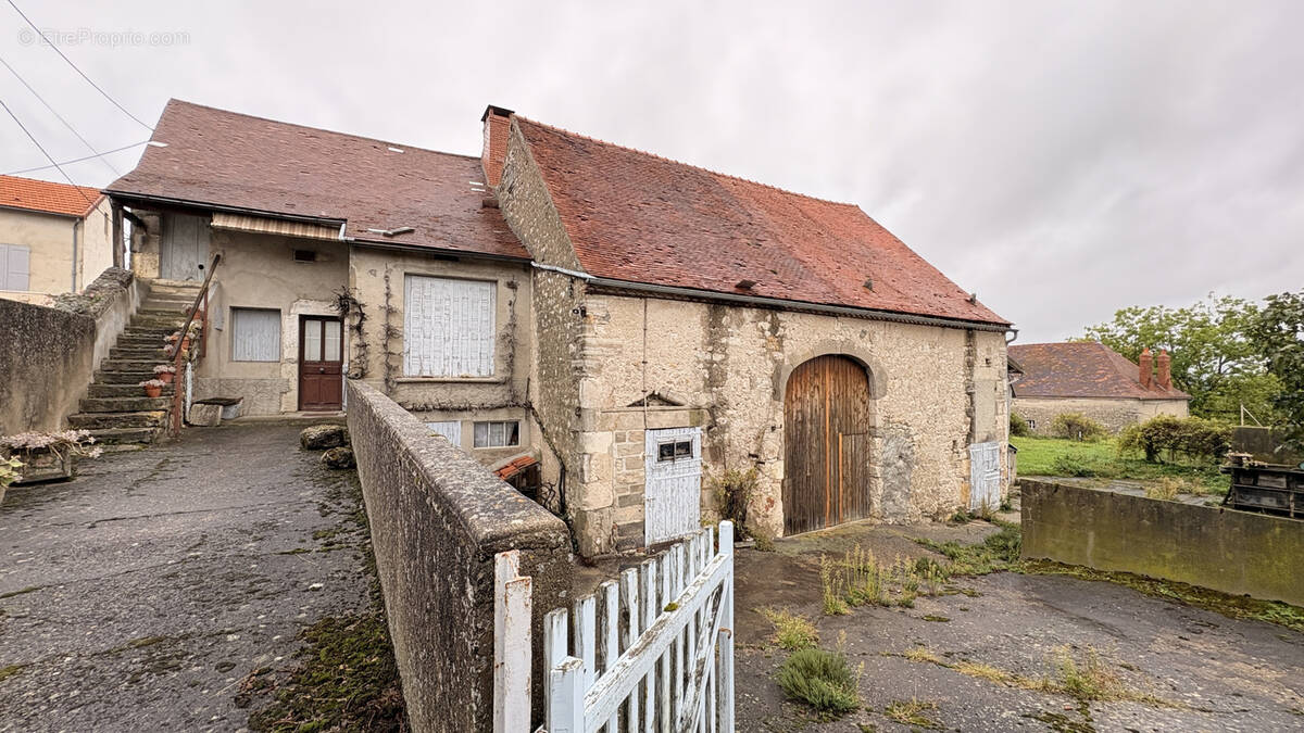 Maison à NAVES