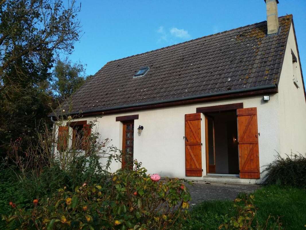 Maison à SAINT-MARTIN-DE-MAILLOC