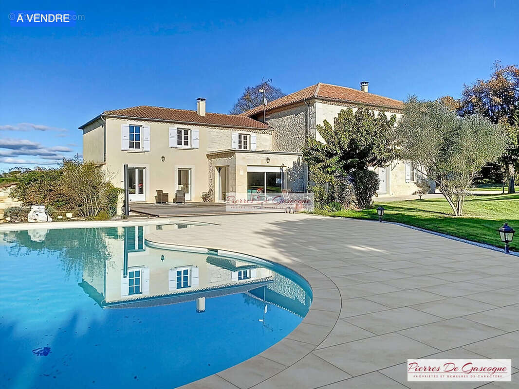 Maison à CASTERA-VERDUZAN