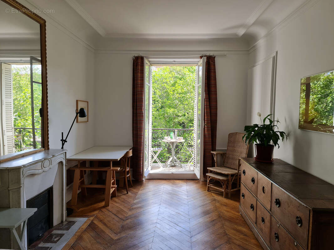 Appartement à PARIS-17E