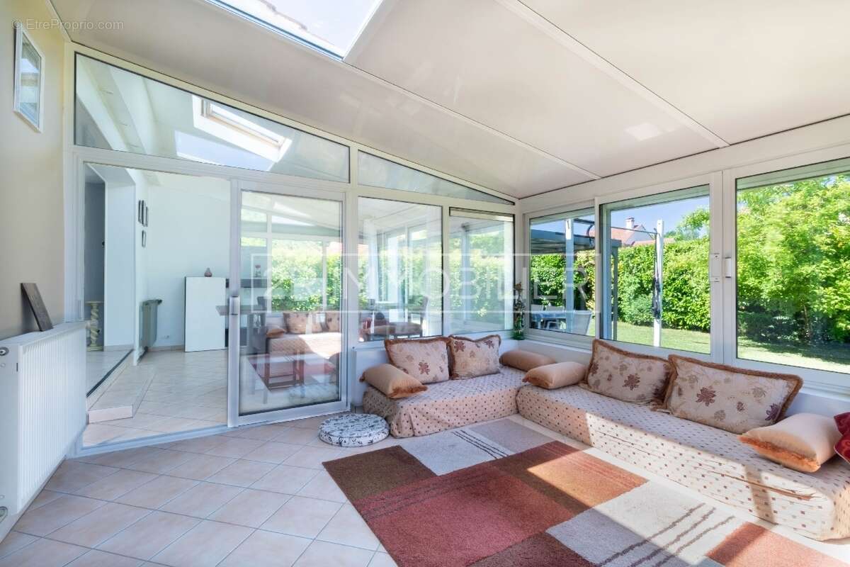 Maison à MAGNY-LE-HONGRE