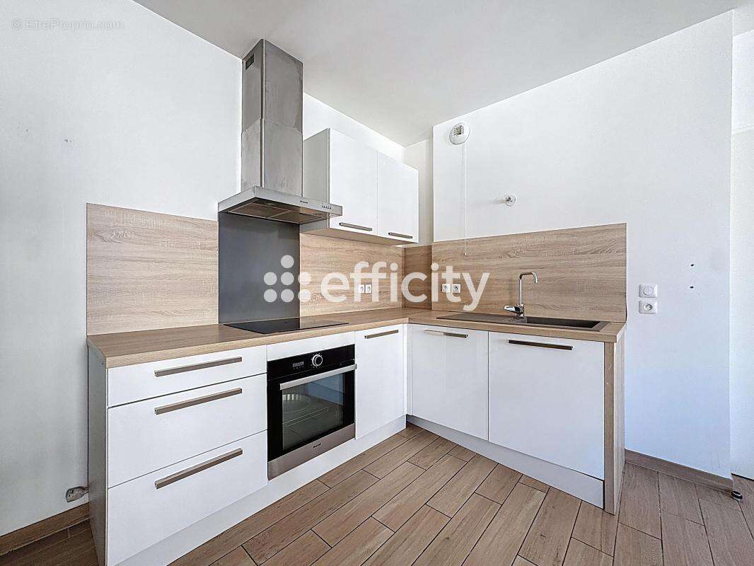 Appartement à LA GARENNE-COLOMBES