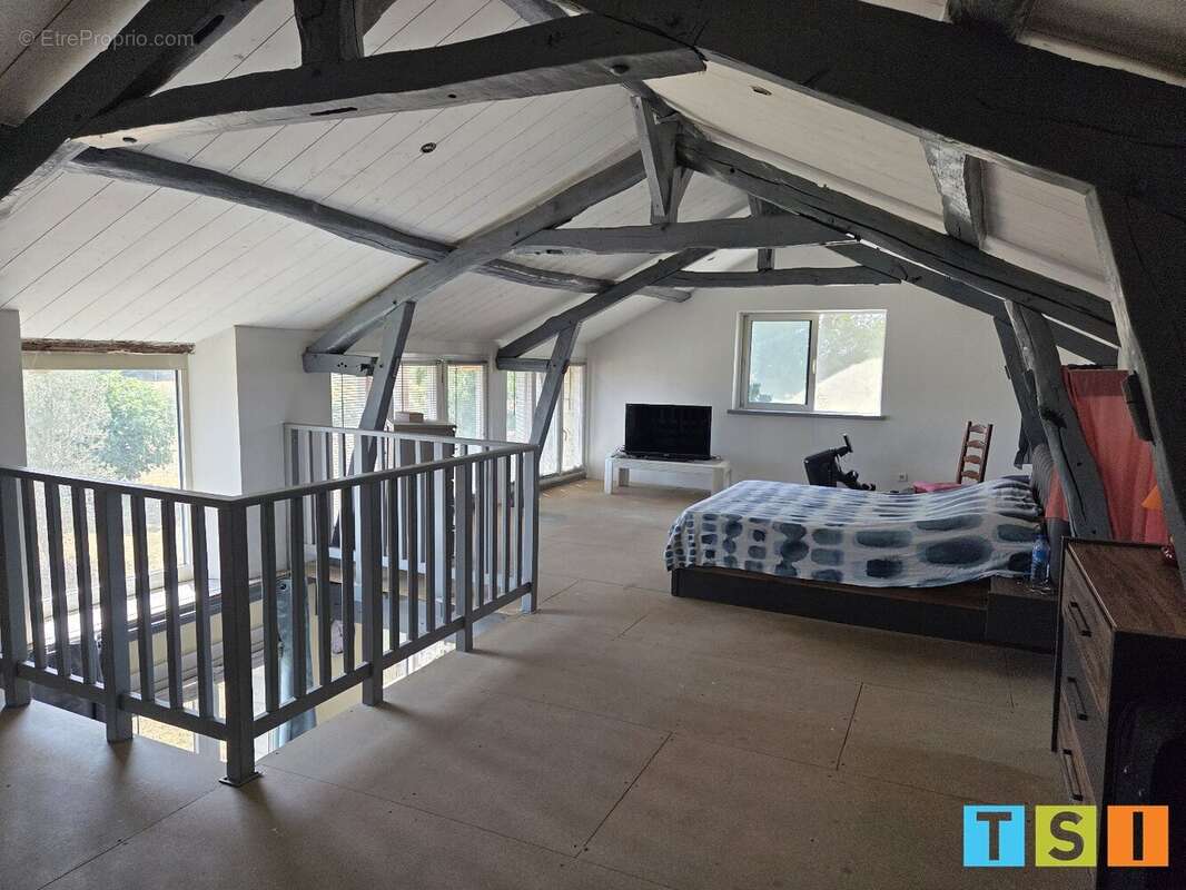 Corps de ferme à finir de rénover de 177 m² sur 1,09 hectare avec vue exceptionnelle sur les Pyrénées - photo 9