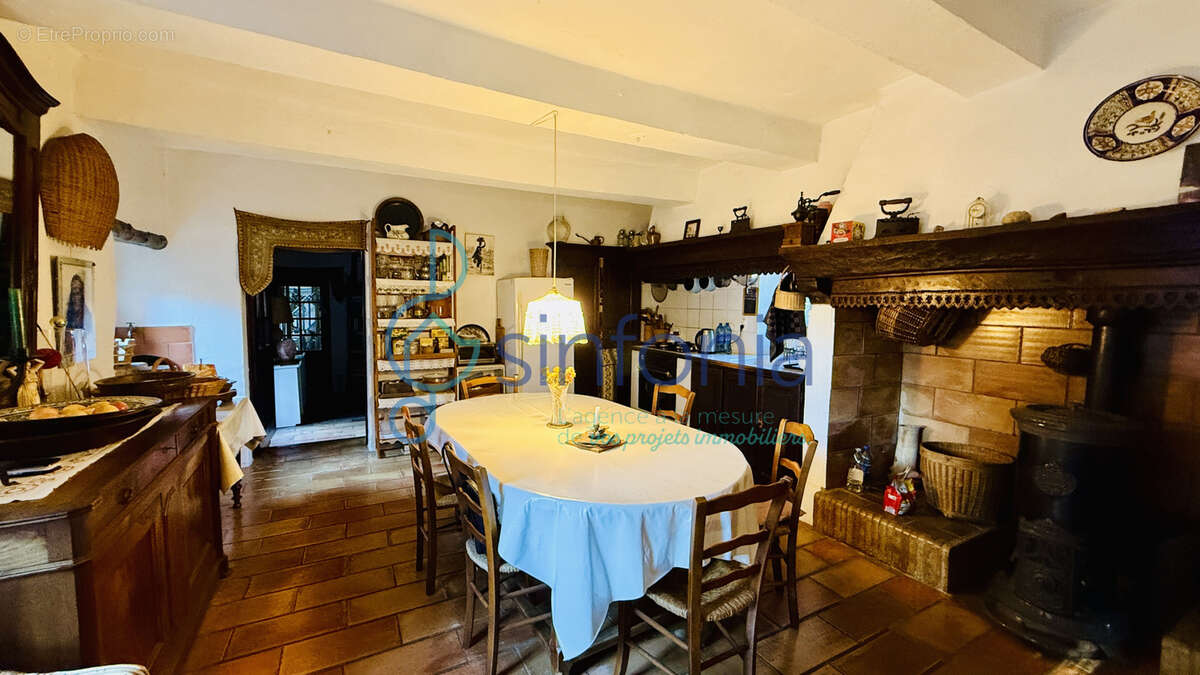 Maison à UZES