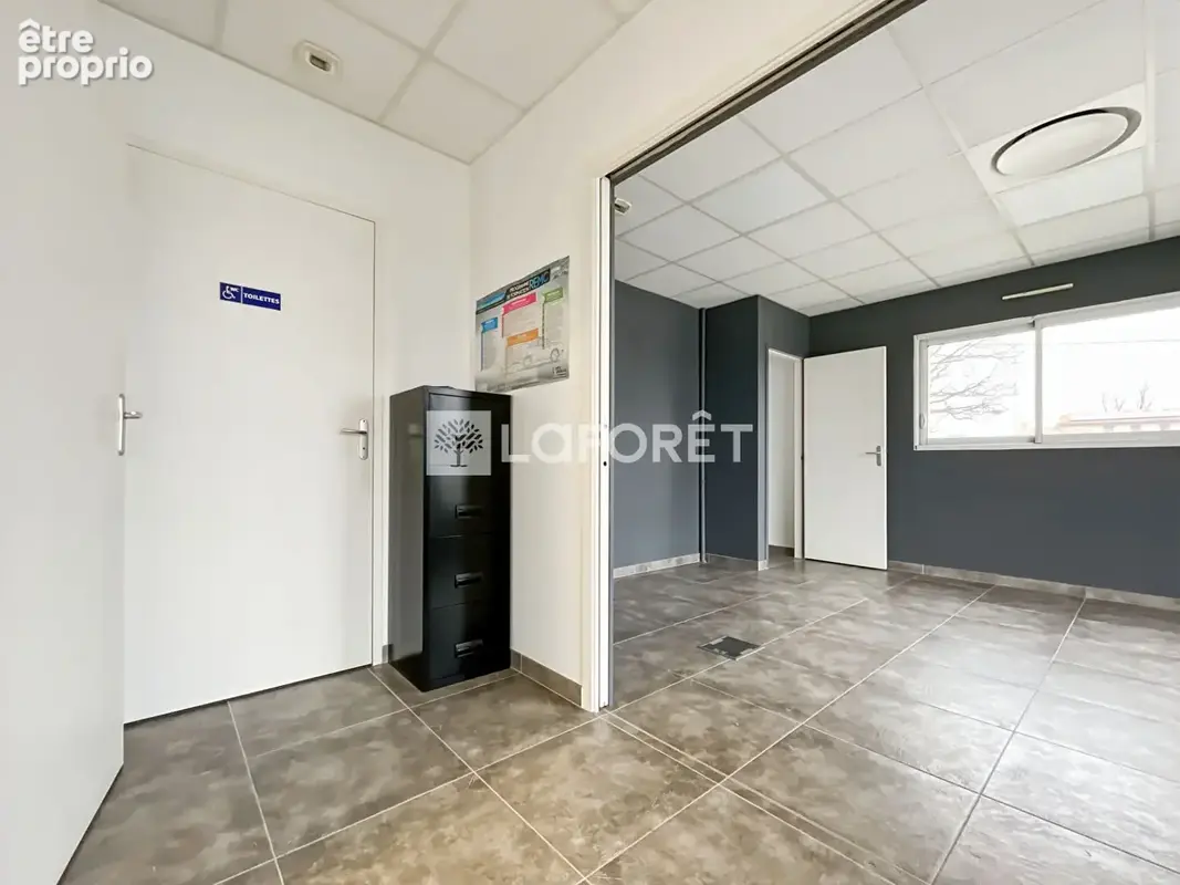 Local commercial Beaupreau En Mauges 85 m2 - photo 3