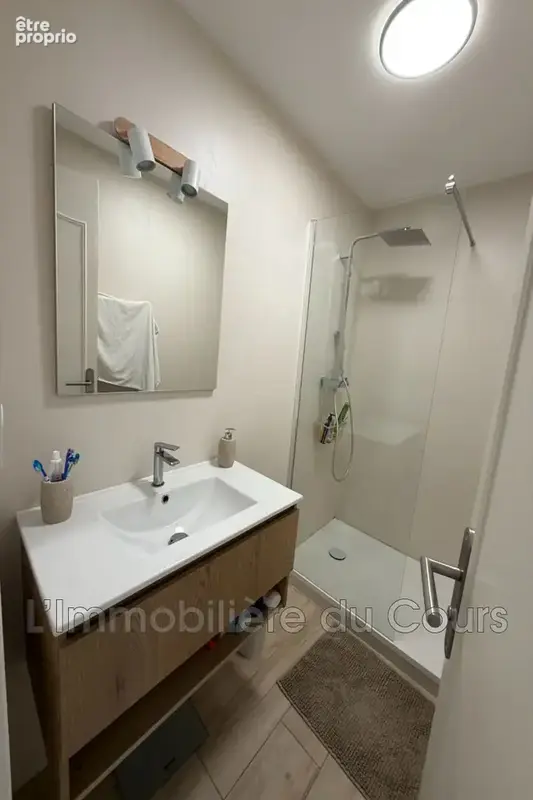 Appartement 3 pièces 63 m² à vendre à Martigues (13500) - photo 3