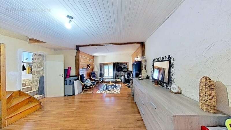 Maison à ETREPIGNEY