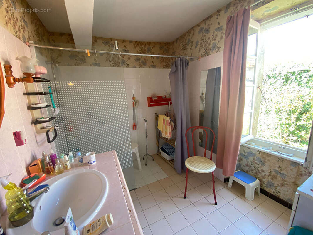 Maison de village avec terrasse et garage - photo 5