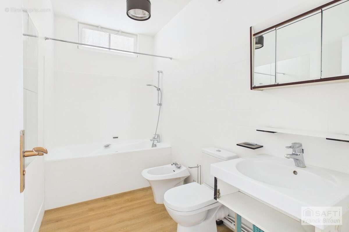 Photo 7 - Appartement à LEVALLOIS-PERRET
