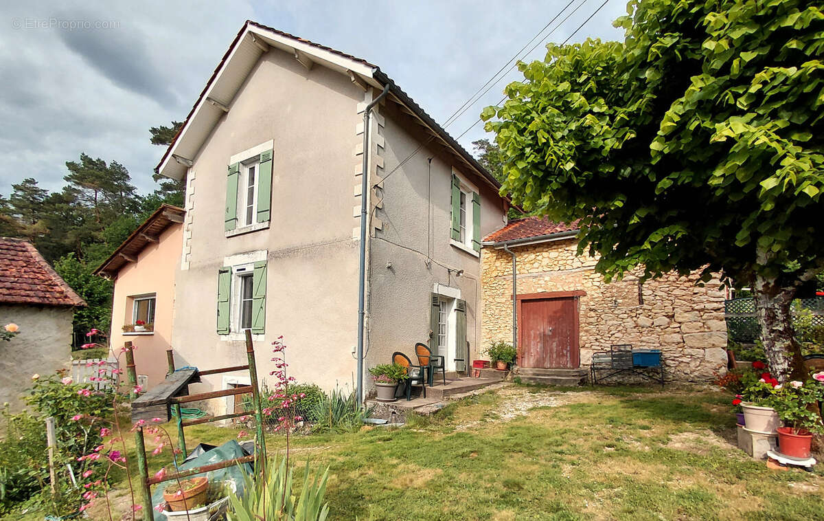 Maison à CHATEAU-L'EVEQUE