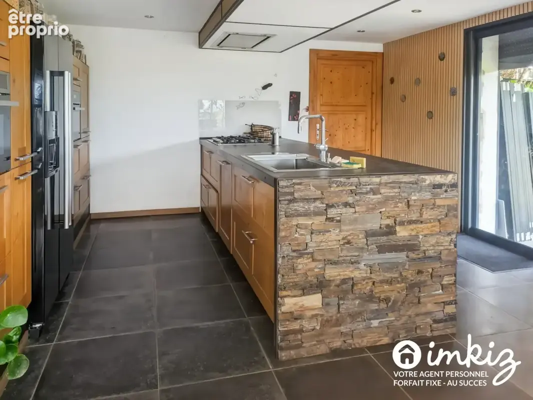 Maison familiale avec piscine et vue d’exception - photo 6